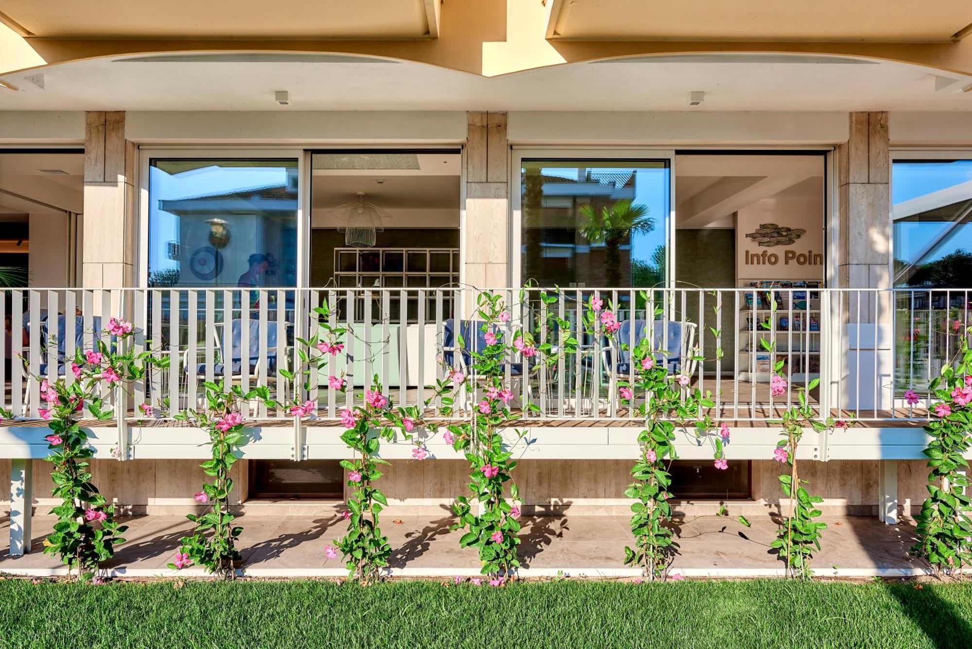 Junior Family Hotel Кавалино-Трепорти Екстериор снимка