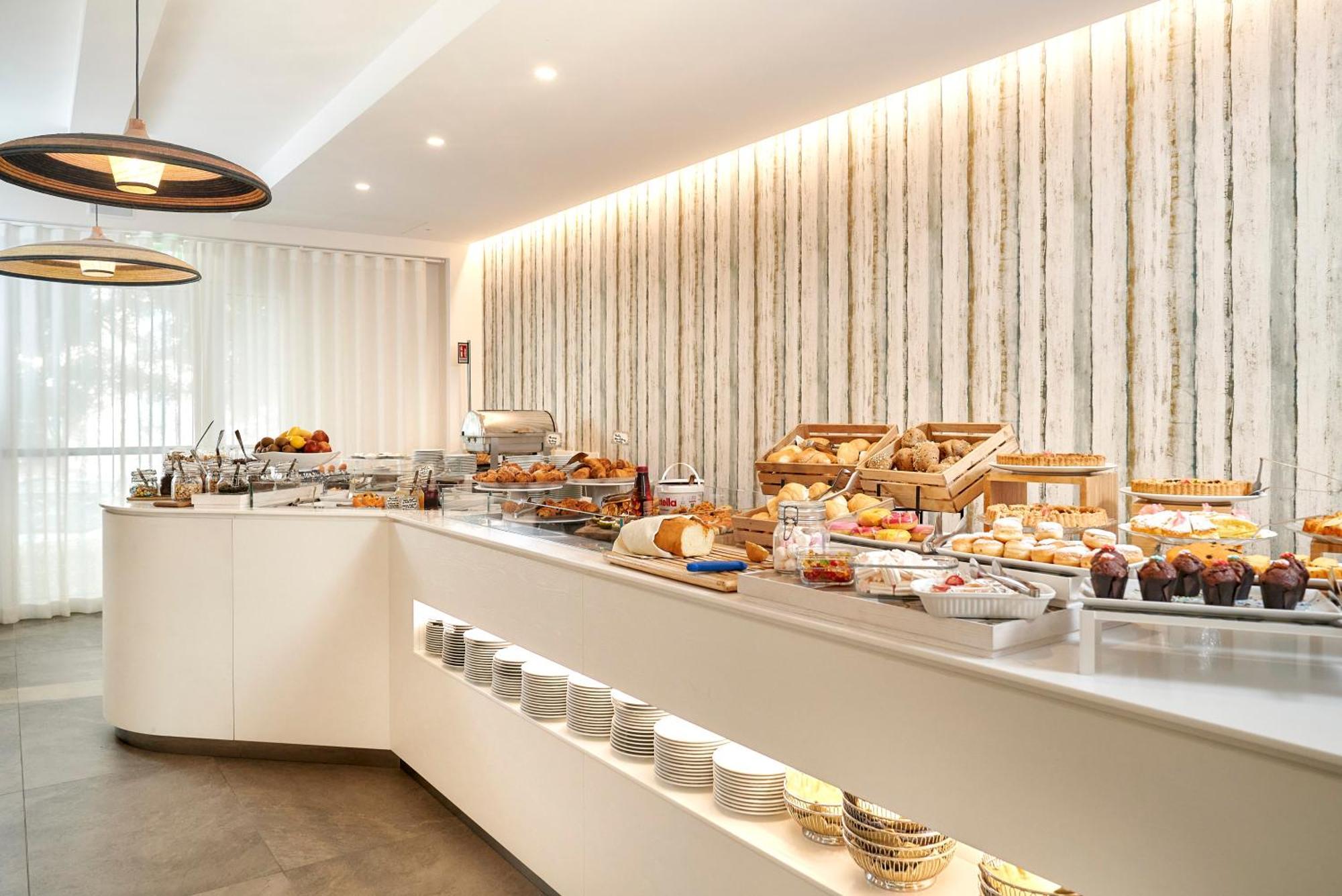 Junior Family Hotel Кавалино-Трепорти Екстериор снимка